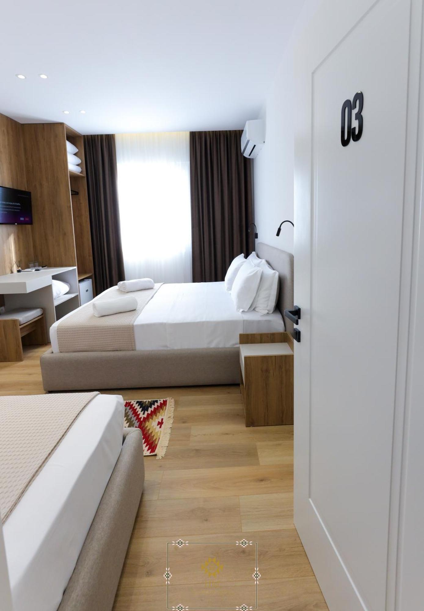 Hm Boutique Hotel Kruje Bagian luar foto
